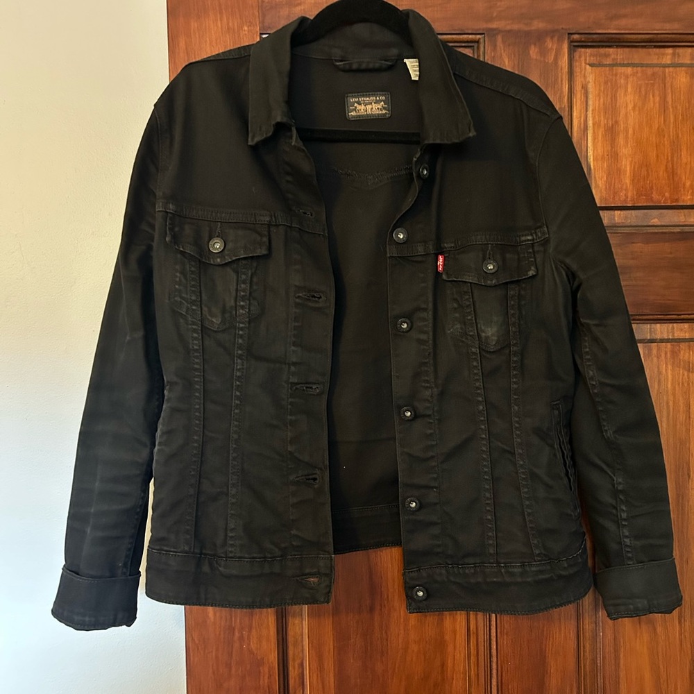 Levi’s Black Jean Jacket-Size M